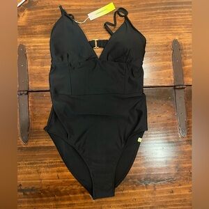Summersalt one piece swimwear size 8